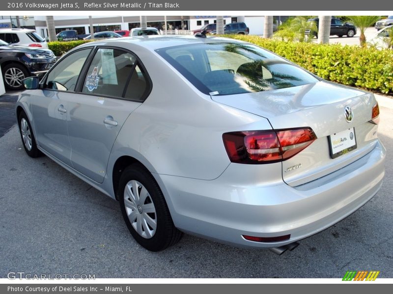 Reflex Silver Metallic / Titan Black 2016 Volkswagen Jetta S