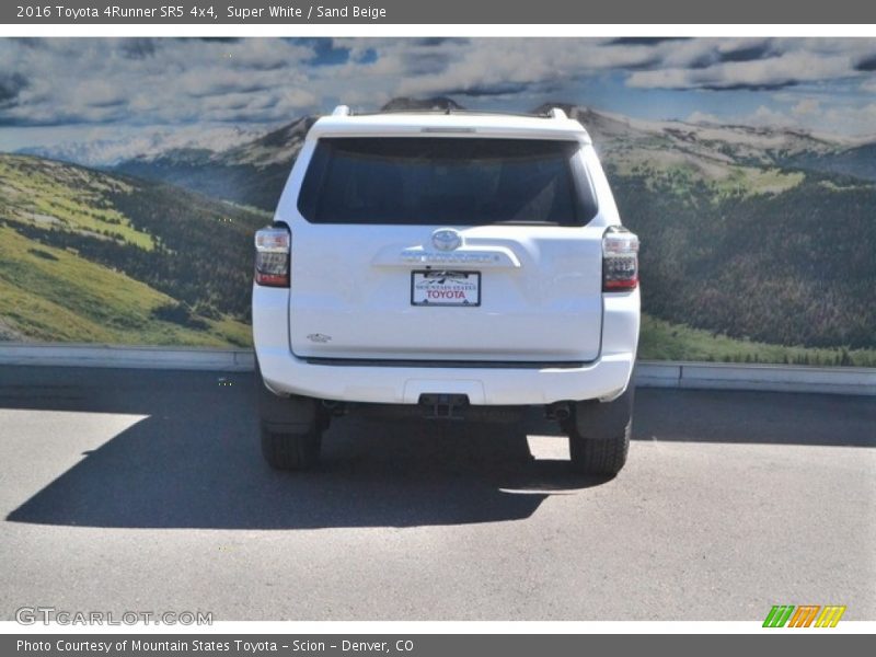 Super White / Sand Beige 2016 Toyota 4Runner SR5 4x4