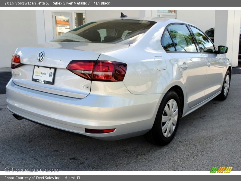 Reflex Silver Metallic / Titan Black 2016 Volkswagen Jetta S