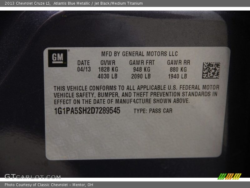 Atlantis Blue Metallic / Jet Black/Medium Titanium 2013 Chevrolet Cruze LS