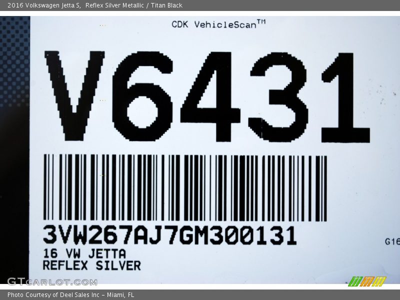 Reflex Silver Metallic / Titan Black 2016 Volkswagen Jetta S