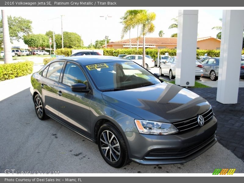 Platinum Grey Metallic / Titan Black 2016 Volkswagen Jetta SE