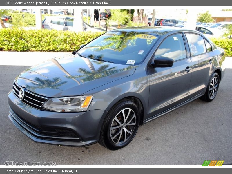 Platinum Grey Metallic / Titan Black 2016 Volkswagen Jetta SE