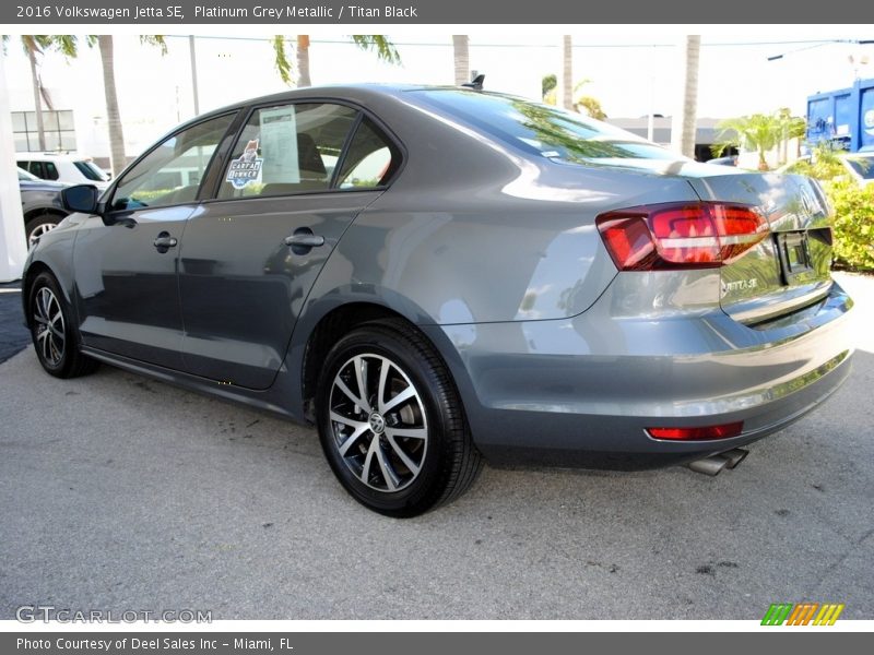 Platinum Grey Metallic / Titan Black 2016 Volkswagen Jetta SE