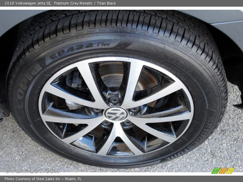 Platinum Grey Metallic / Titan Black 2016 Volkswagen Jetta SE