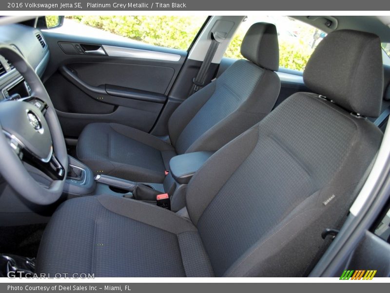 Platinum Grey Metallic / Titan Black 2016 Volkswagen Jetta SE