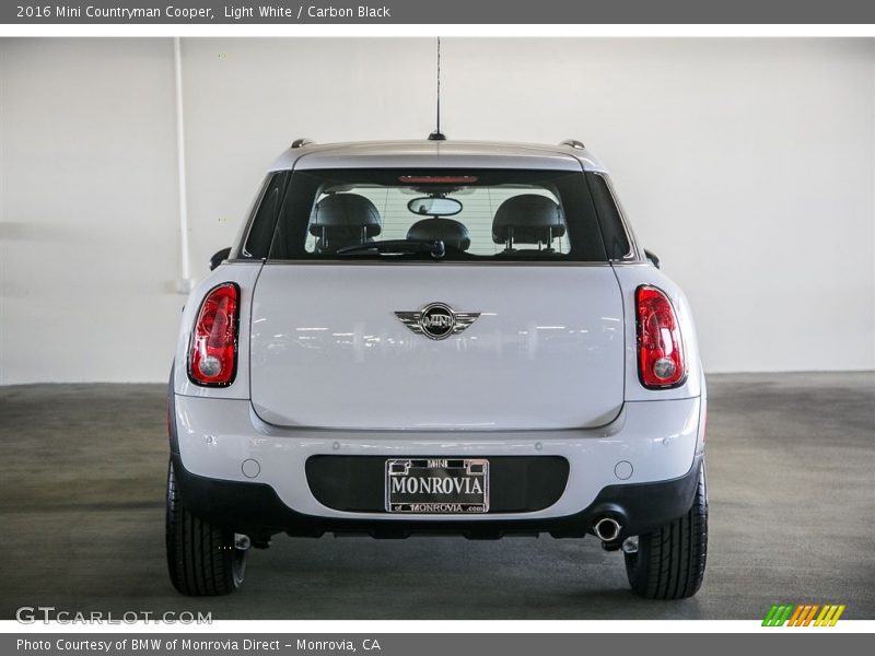 Light White / Carbon Black 2016 Mini Countryman Cooper