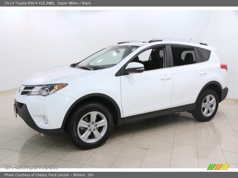 Super White / Black 2014 Toyota RAV4 XLE AWD