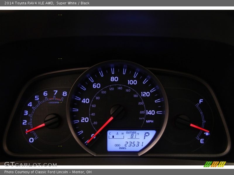 Super White / Black 2014 Toyota RAV4 XLE AWD
