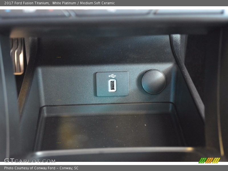 White Platinum / Medium Soft Ceramic 2017 Ford Fusion Titanium