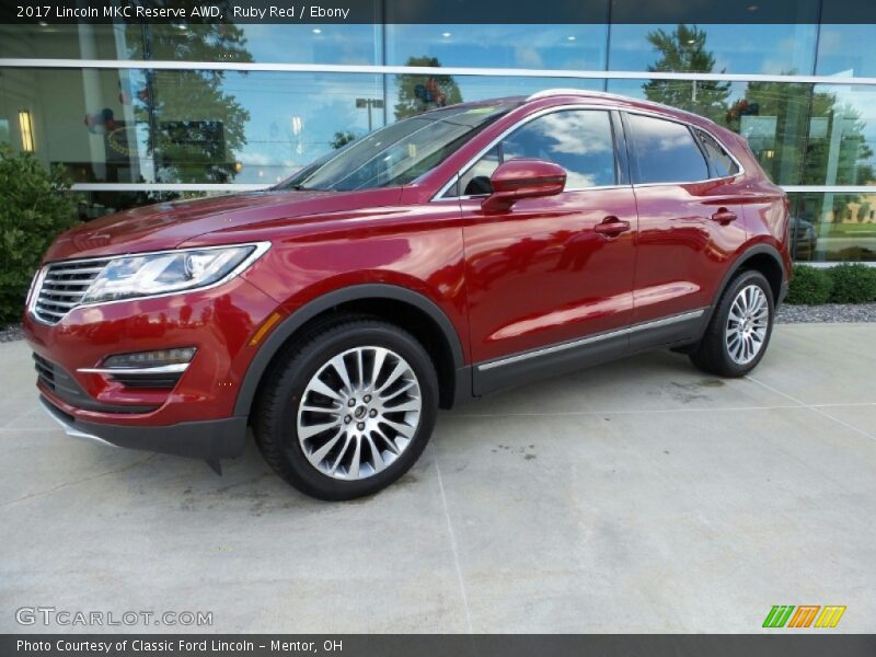 Front 3/4 View of 2017 MKC Reserve AWD