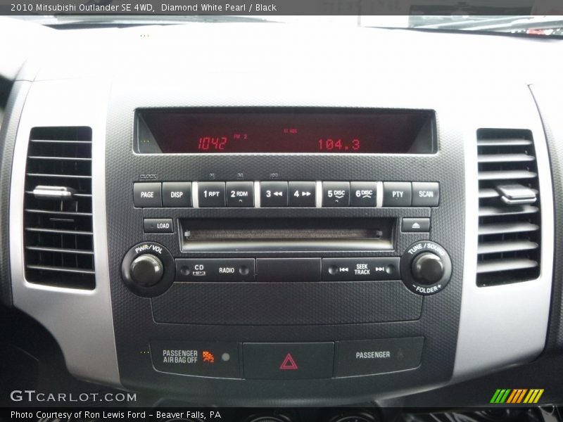 Diamond White Pearl / Black 2010 Mitsubishi Outlander SE 4WD