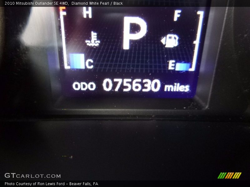 Diamond White Pearl / Black 2010 Mitsubishi Outlander SE 4WD