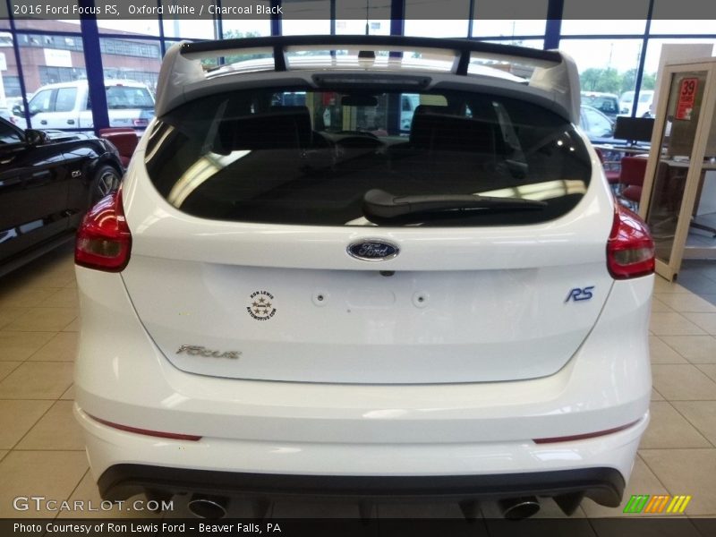 Oxford White / Charcoal Black 2016 Ford Focus RS