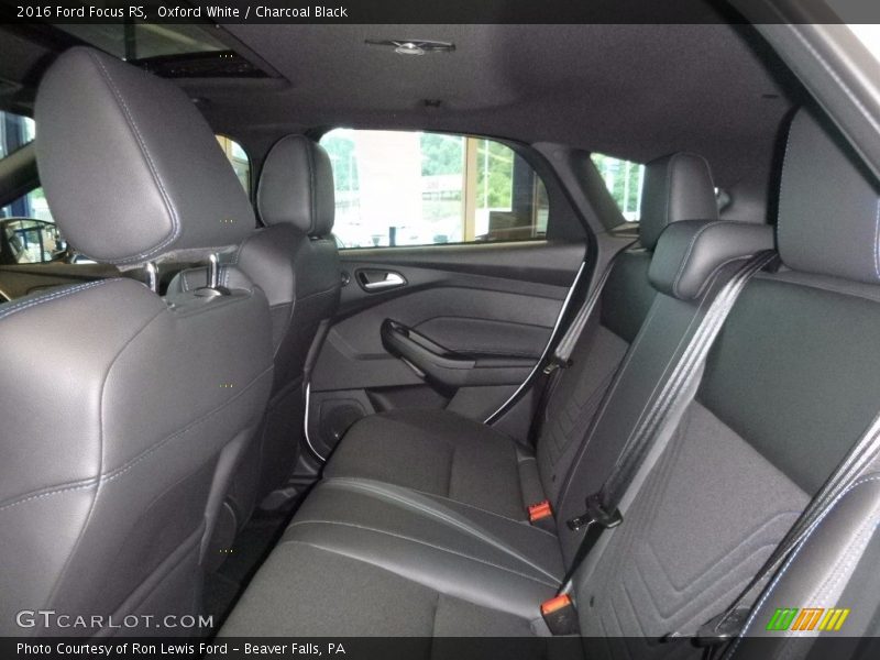 Oxford White / Charcoal Black 2016 Ford Focus RS
