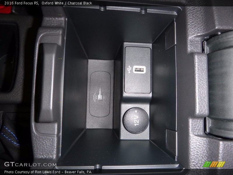 Oxford White / Charcoal Black 2016 Ford Focus RS
