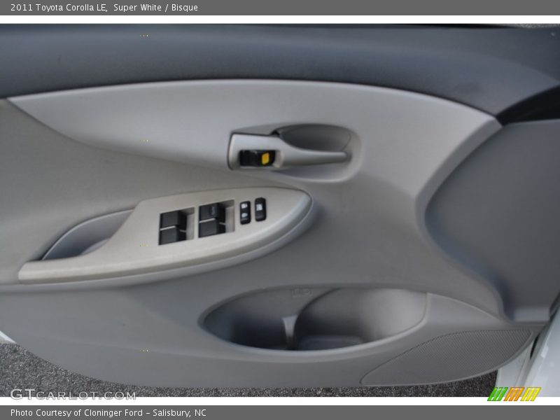 Super White / Bisque 2011 Toyota Corolla LE