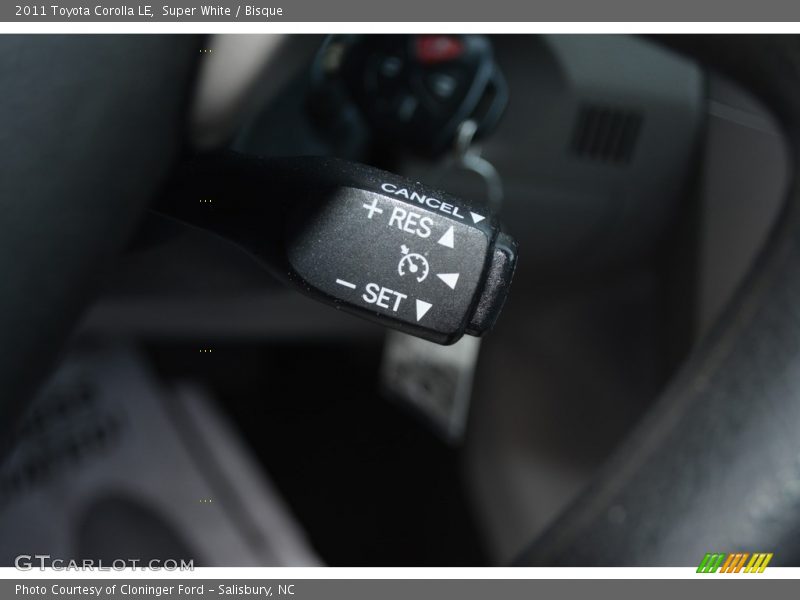 Super White / Bisque 2011 Toyota Corolla LE