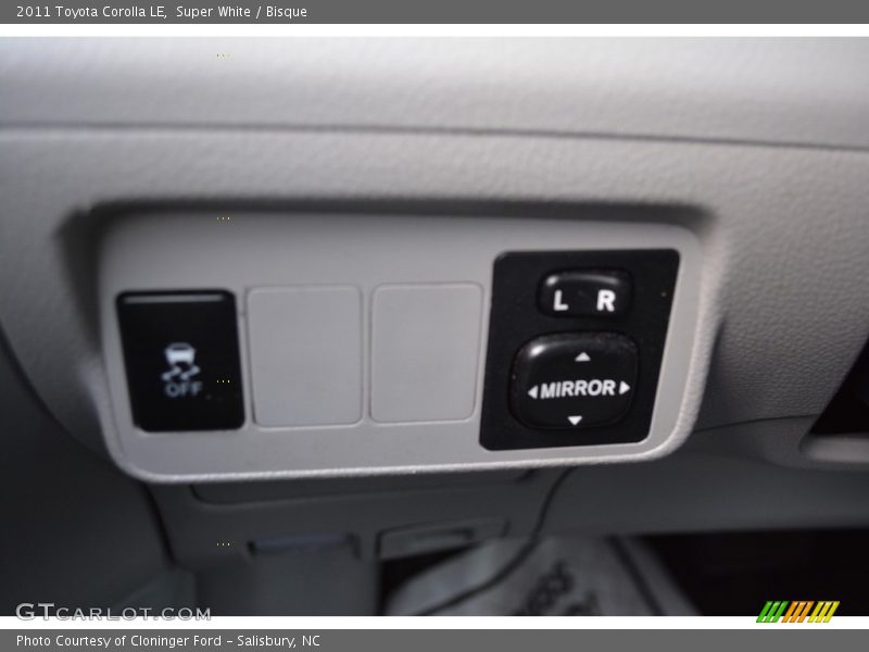 Super White / Bisque 2011 Toyota Corolla LE