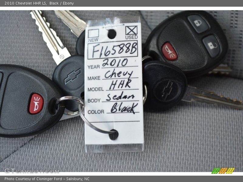 Black / Ebony 2010 Chevrolet HHR LS