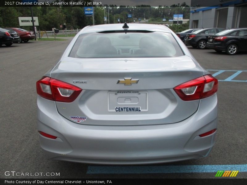Silver Ice Metallic / Jet Black 2017 Chevrolet Cruze LS