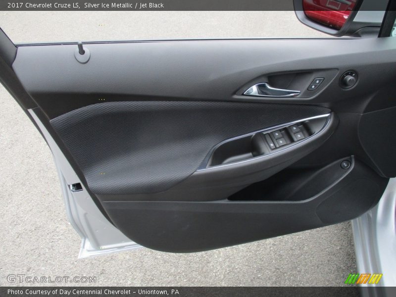 Silver Ice Metallic / Jet Black 2017 Chevrolet Cruze LS