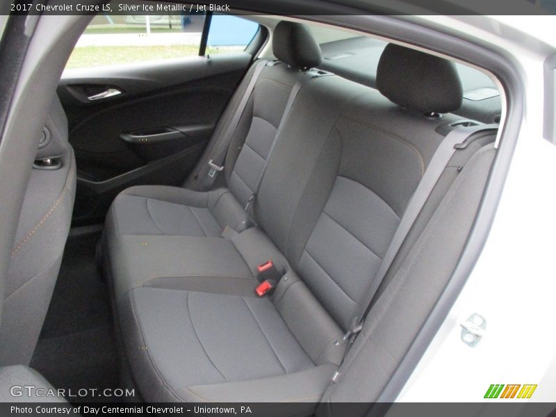 Silver Ice Metallic / Jet Black 2017 Chevrolet Cruze LS