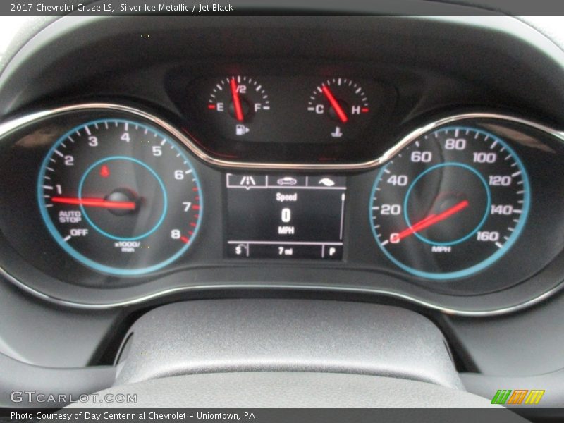 Silver Ice Metallic / Jet Black 2017 Chevrolet Cruze LS