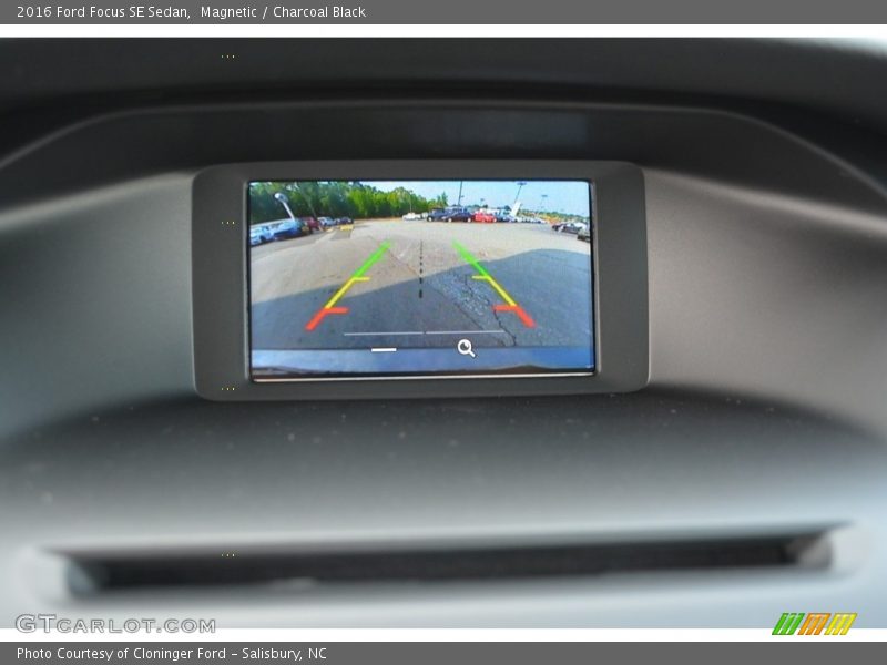 Magnetic / Charcoal Black 2016 Ford Focus SE Sedan