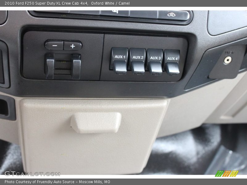 Oxford White / Camel 2010 Ford F250 Super Duty XL Crew Cab 4x4