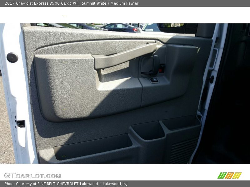 Summit White / Medium Pewter 2017 Chevrolet Express 3500 Cargo WT