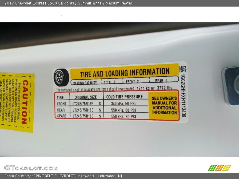 Summit White / Medium Pewter 2017 Chevrolet Express 3500 Cargo WT
