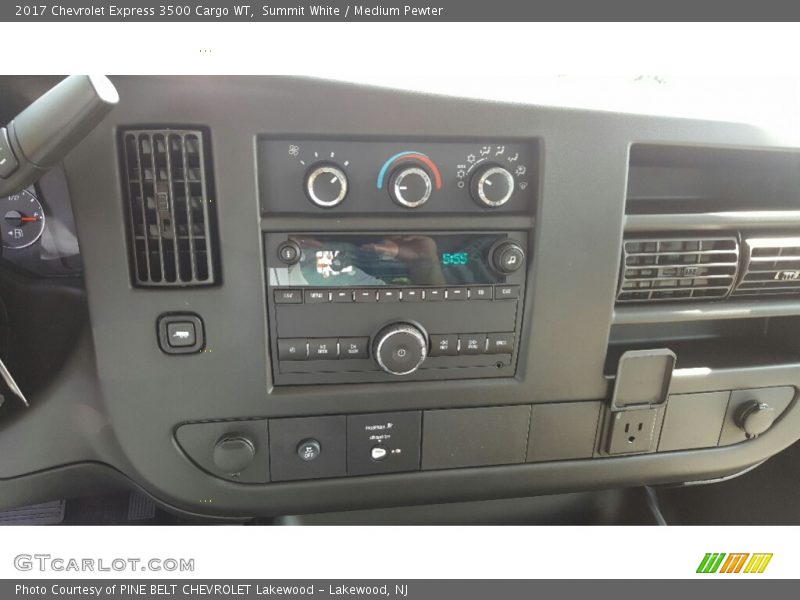 Summit White / Medium Pewter 2017 Chevrolet Express 3500 Cargo WT