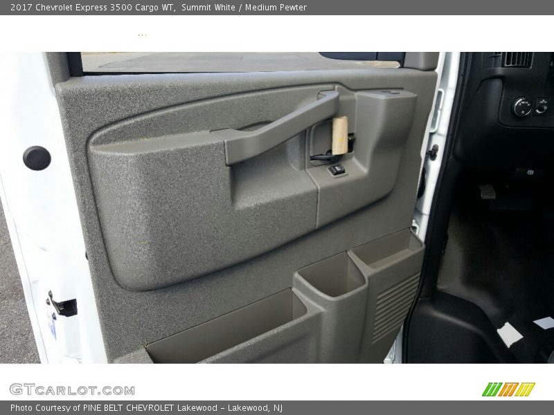 Summit White / Medium Pewter 2017 Chevrolet Express 3500 Cargo WT