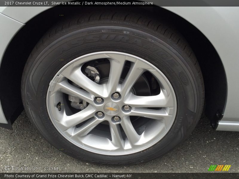 Silver Ice Metallic / Dark Atmosphere/Medium Atmosphere 2017 Chevrolet Cruze LT