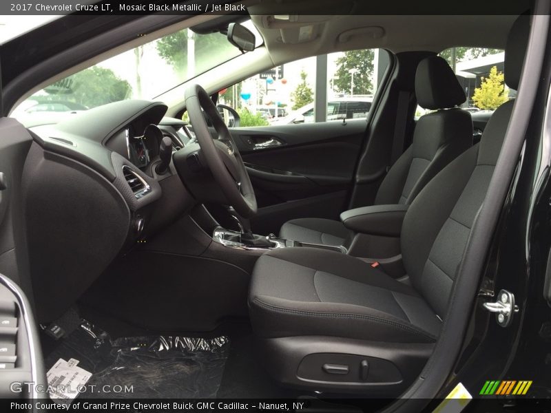 Mosaic Black Metallic / Jet Black 2017 Chevrolet Cruze LT
