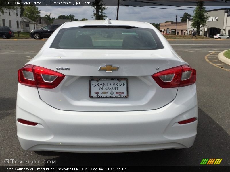 Summit White / Jet Black 2017 Chevrolet Cruze LT