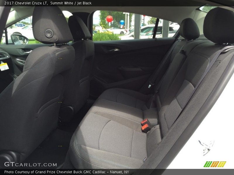 Summit White / Jet Black 2017 Chevrolet Cruze LT