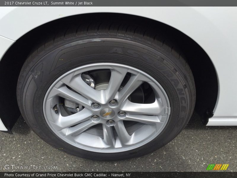 Summit White / Jet Black 2017 Chevrolet Cruze LT