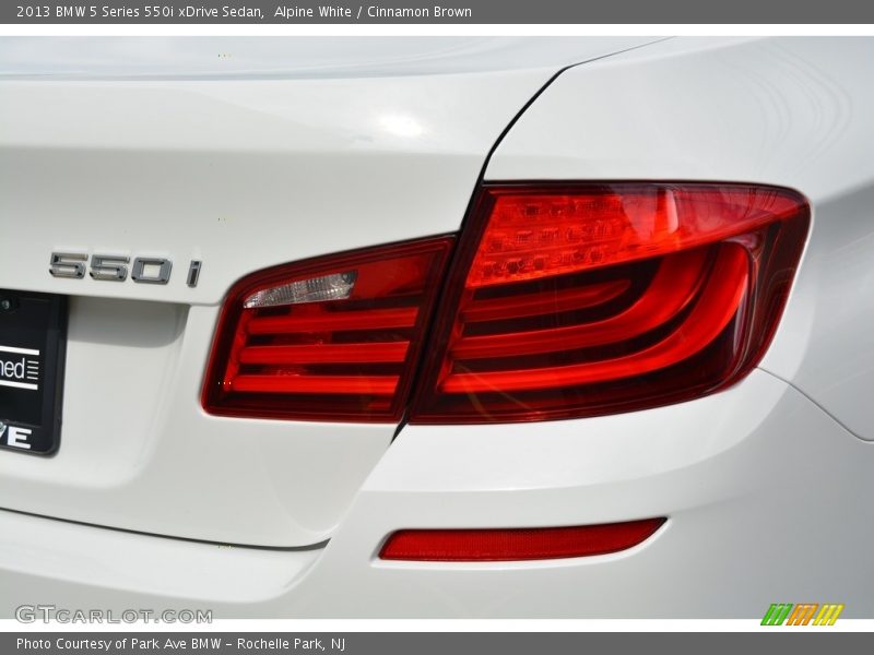 Alpine White / Cinnamon Brown 2013 BMW 5 Series 550i xDrive Sedan