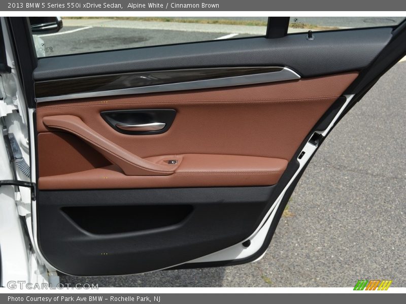 Alpine White / Cinnamon Brown 2013 BMW 5 Series 550i xDrive Sedan