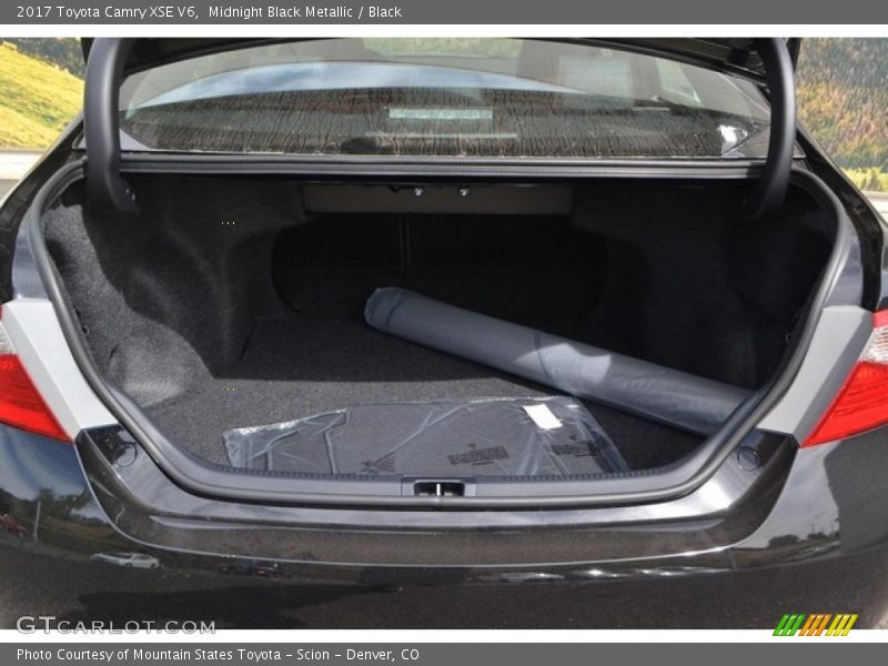 Midnight Black Metallic / Black 2017 Toyota Camry XSE V6