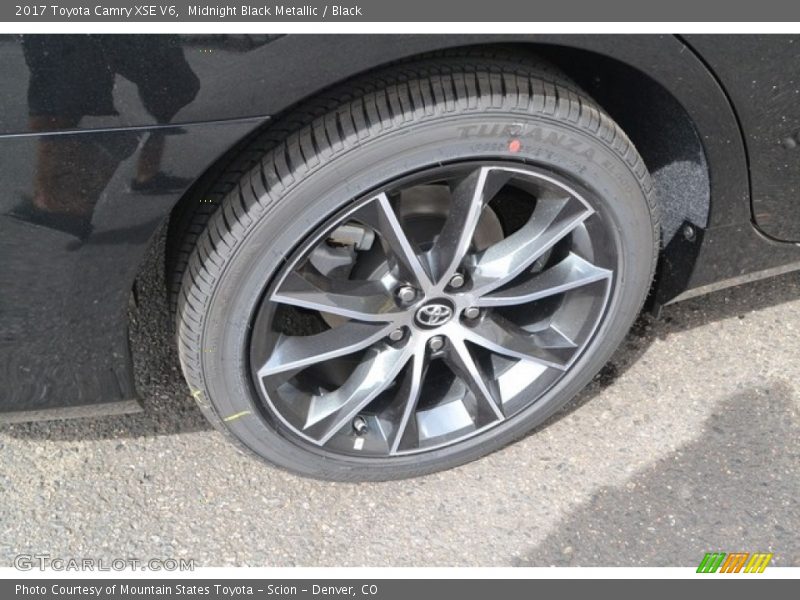 Midnight Black Metallic / Black 2017 Toyota Camry XSE V6