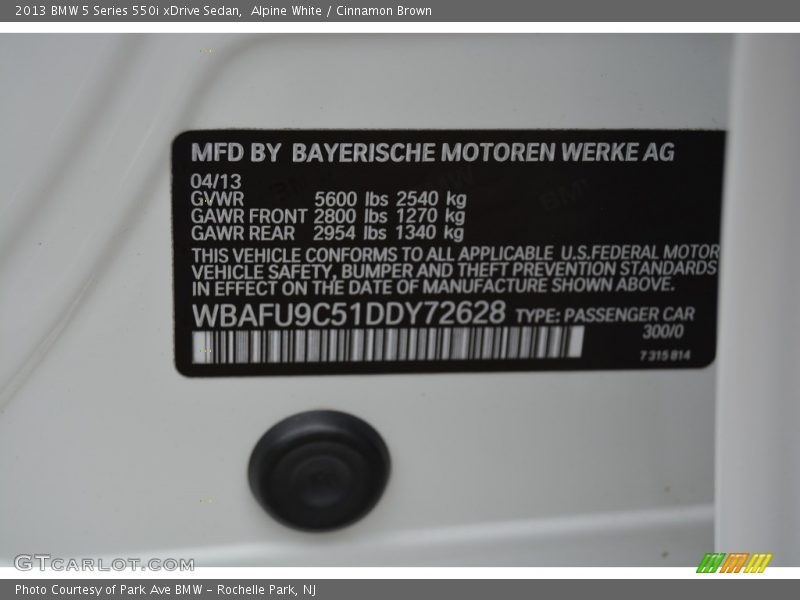 Alpine White / Cinnamon Brown 2013 BMW 5 Series 550i xDrive Sedan