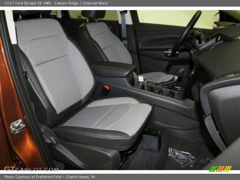 Canyon Ridge / Charcoal Black 2017 Ford Escape SE 4WD