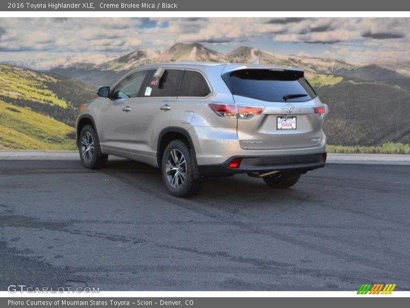 Creme Brulee Mica / Black 2016 Toyota Highlander XLE