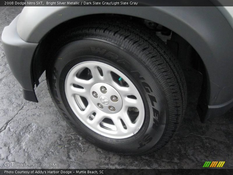 Bright Silver Metallic / Dark Slate Gray/Light Slate Gray 2008 Dodge Nitro SXT