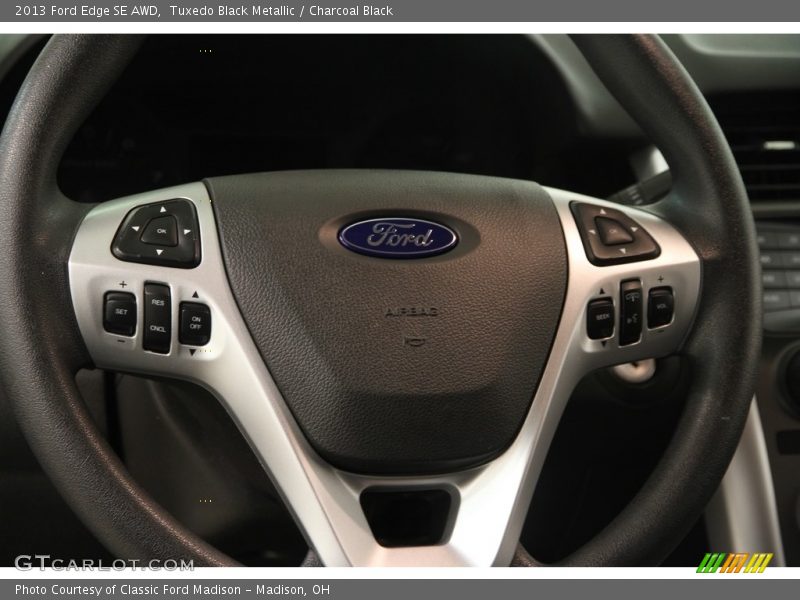 Tuxedo Black Metallic / Charcoal Black 2013 Ford Edge SE AWD