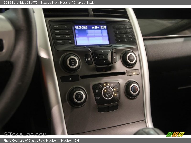 Tuxedo Black Metallic / Charcoal Black 2013 Ford Edge SE AWD