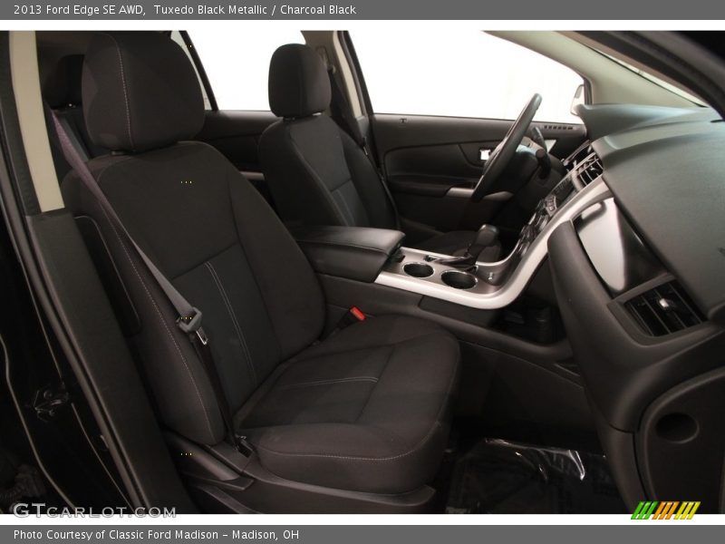 Tuxedo Black Metallic / Charcoal Black 2013 Ford Edge SE AWD